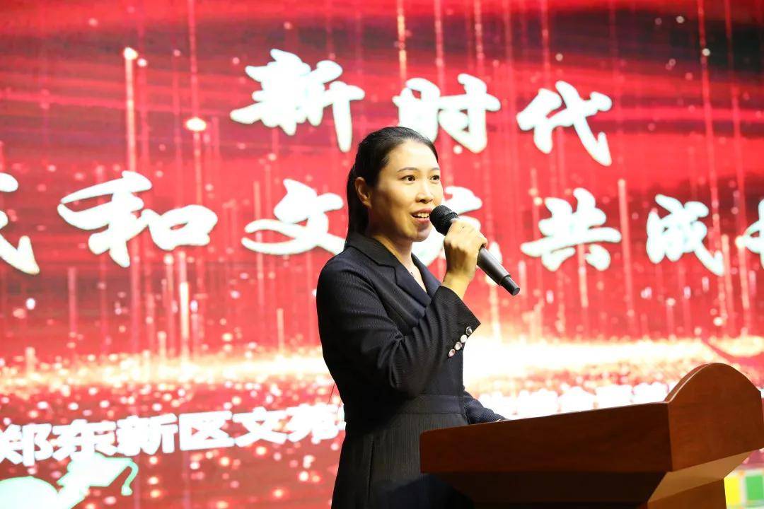郑东新区教文体局党委书记王恒,龙子湖街道办事处书记张利刚,龙子湖