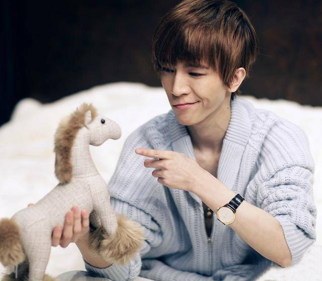 郭敬明《晴雅集》被下线,官博回应16字显无奈,