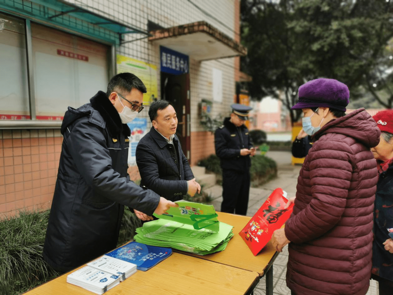 “共同呵护绿色家园积极参与垃圾分类”我们在路上