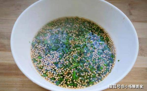 面条调料汁的做法简单 75985890f2be4876b15265d91ddf2669.jpeg