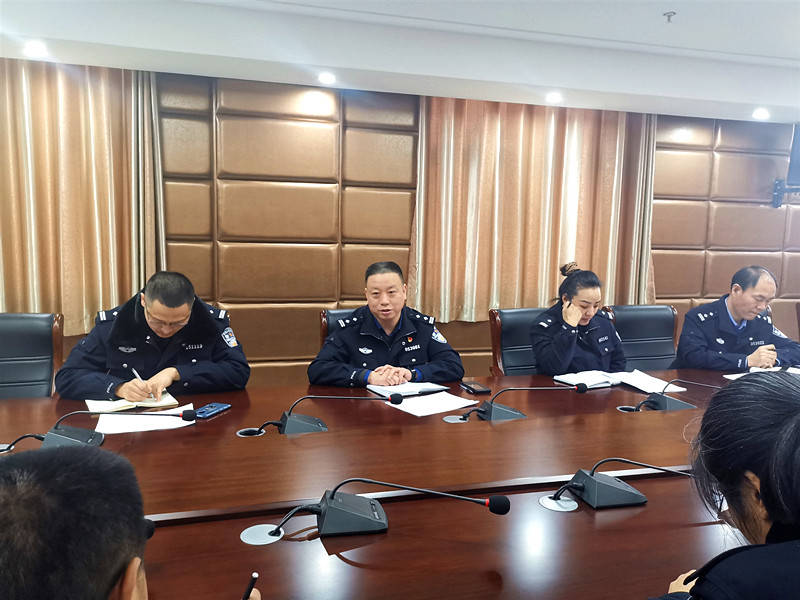 义马市公安局党委委员王伟权召开分管部门会议部署近期重点工作
