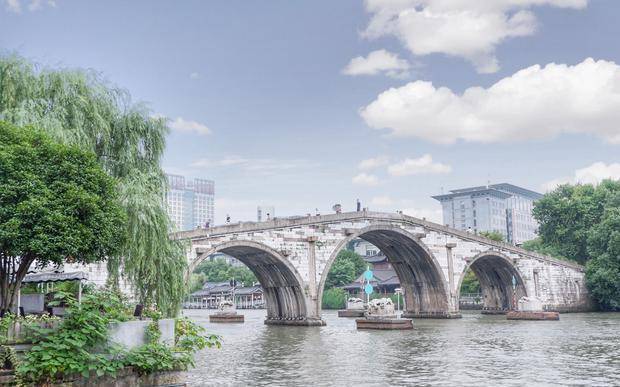 原创杭州京杭大运河的起点,3元乘坐水上巴士,游览400年的拱宸桥岁月