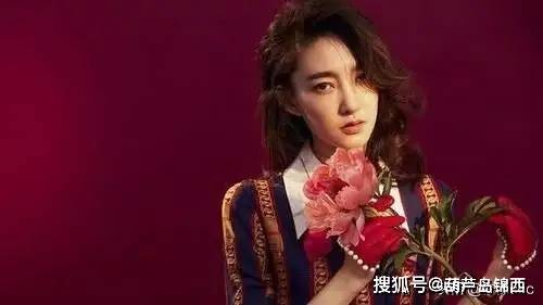 一般的女明星通过化妆,都可以驾驭各种风格的个性,时而萝莉时而御姐都