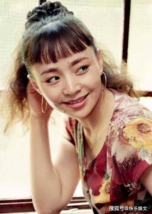 宋丹丹自曝首次约会就接吻,认识28天就闪电结婚