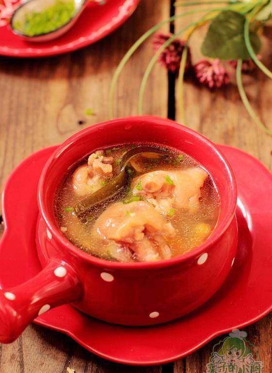 猪脚怎么煲汤才能去腥 b74edde2acdc47b290ca62171e2f2c3b.jpeg