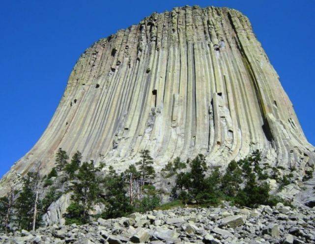 高度不足300米山峰，却比珠穆朗姆峰还难攀登，到底是什么原因