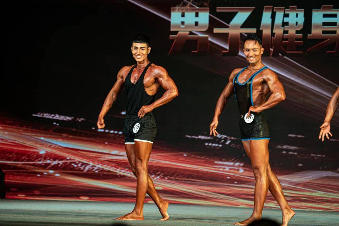 王华  传统健美85公斤以上级冠军 健美全场冠军第4名 ▼  王旺城