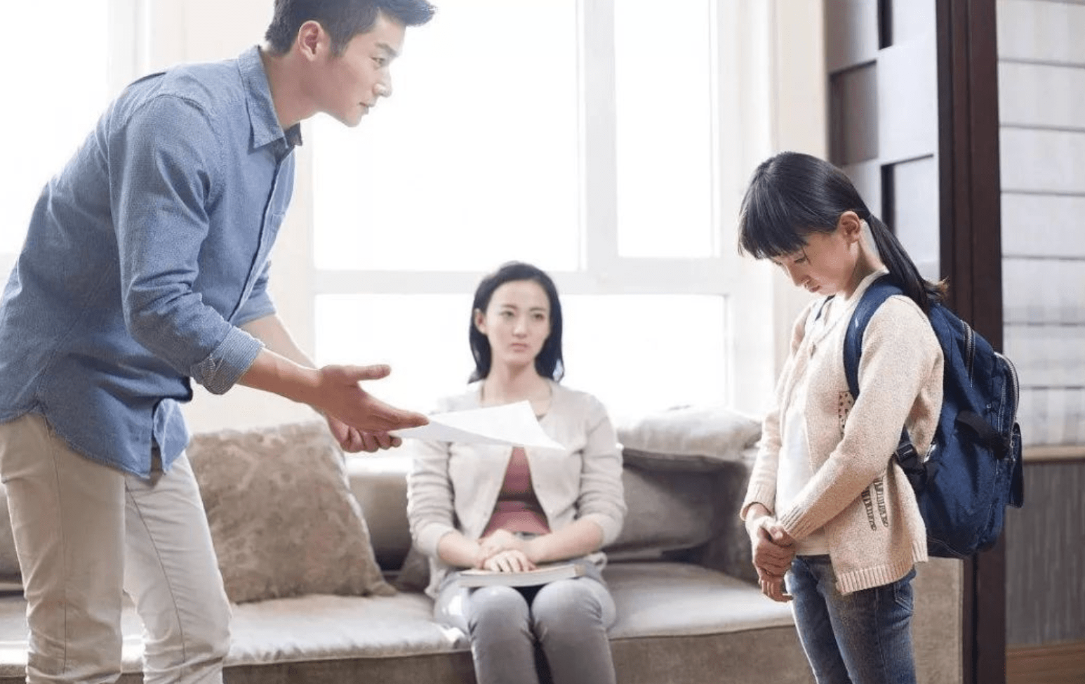 父母灌输的"没钱"思想,正在缩小孩子的格局,长大后低人一等