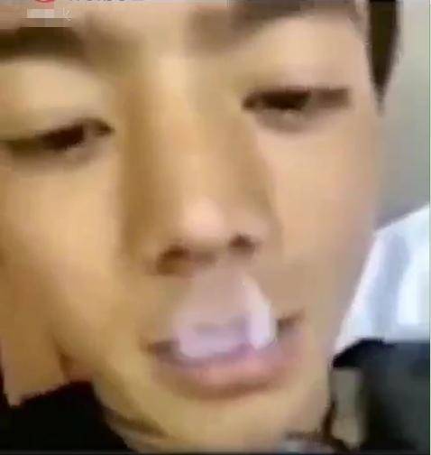 抽烟被央视批评后丁真方道歉，希望粉丝不要脱