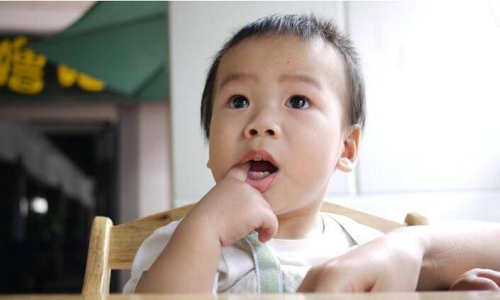 什么原因导致孩子啃指甲 8ddcd5e795324a0a9a23b5d7b2faa56a.jpeg