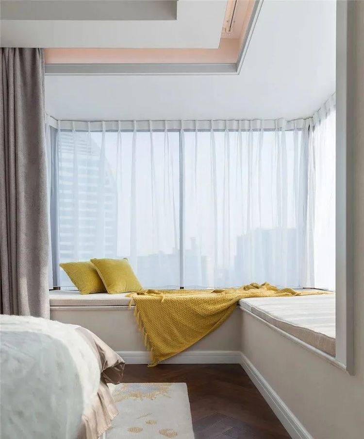 如果你家有飘窗,窗帘可以这样来安装,不止好看档次也高!