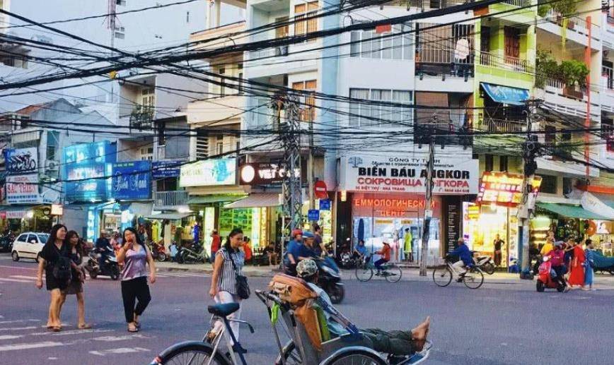 在越南旅行时，不能错过越南的理发店，老司机道出了其中“猫腻”
