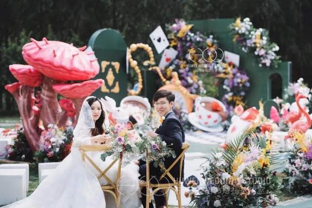 梦回往昔,与二十年前的恋人共筑完美婚礼——一场触动人心的梦境解析 梦回往昔,与二十年前的恋人共筑完美婚礼——一场触动人心的梦境解析