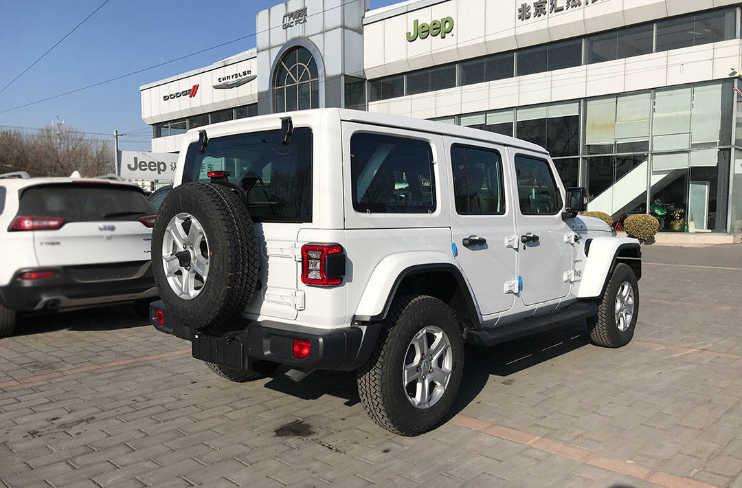 全新jeep牧马人电动敞篷版白色到店,北京jeep4s店实拍
