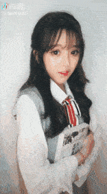 真的蛮惊讶,大家都知道抖音滤镜开的大,翻车多,居然还有抖音网红转型