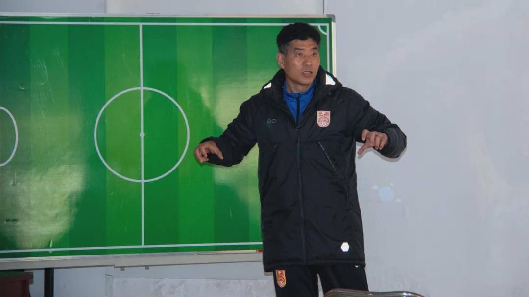 云南省足球协会青训体系教练员培训班(丙级)近日开班
