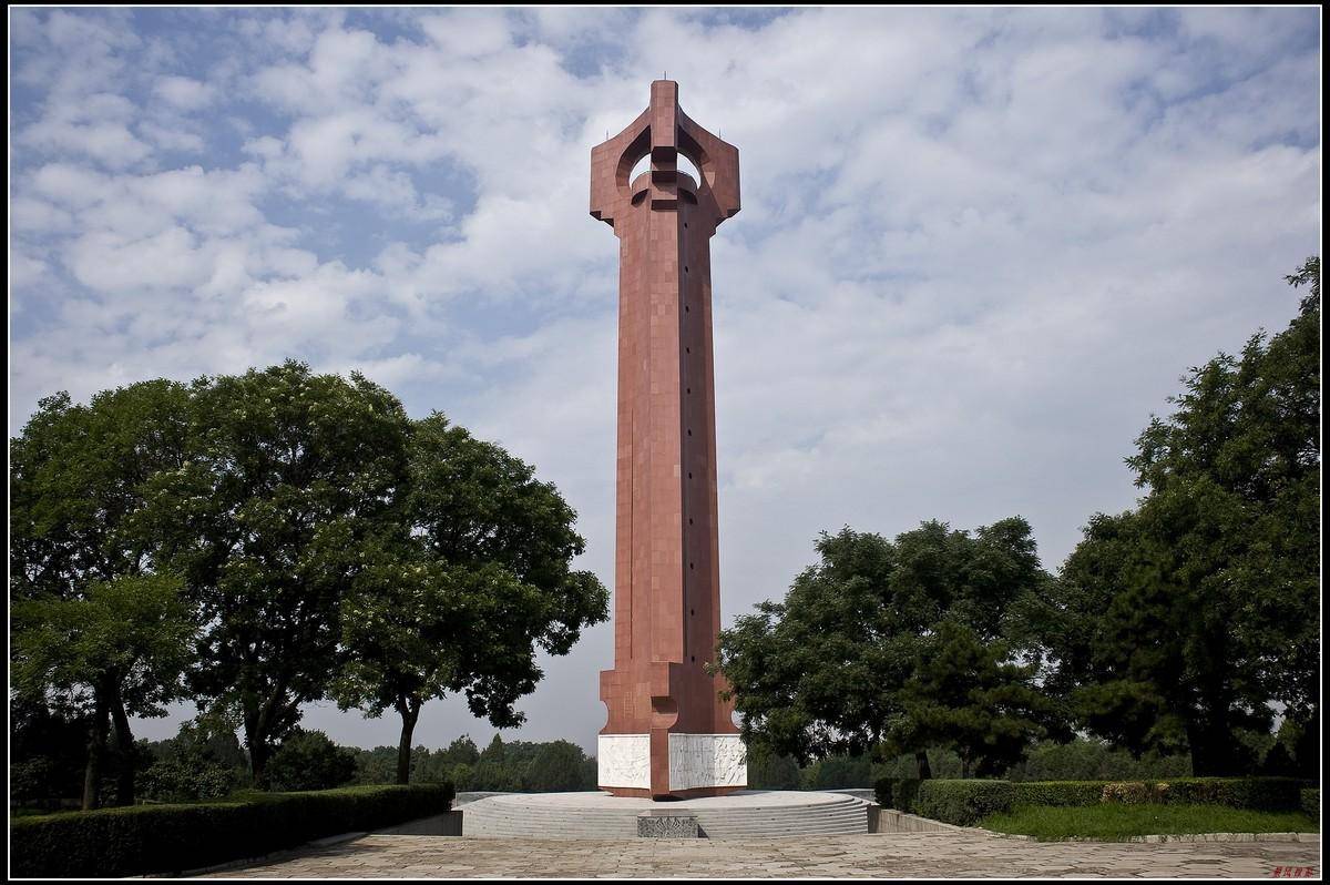 太原解放纪念馆,位于东山牛驼寨,曾是解放太原的主战场之一.