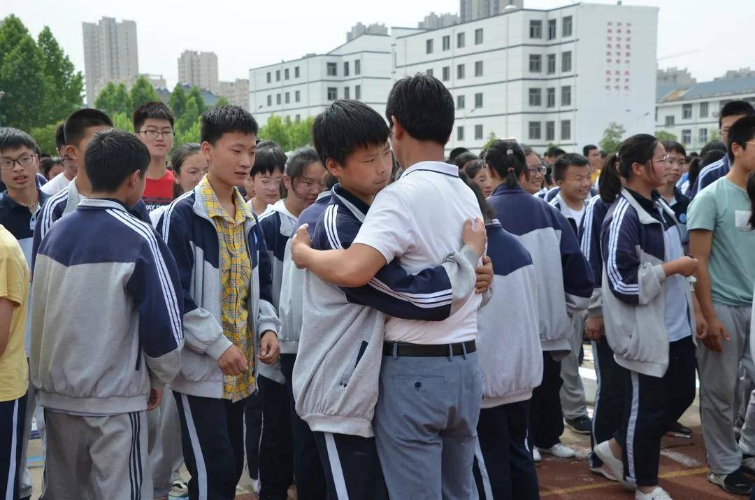 凌宇老师连云港市灌南县示范初中灌南初级中学初三中考励志演讲会