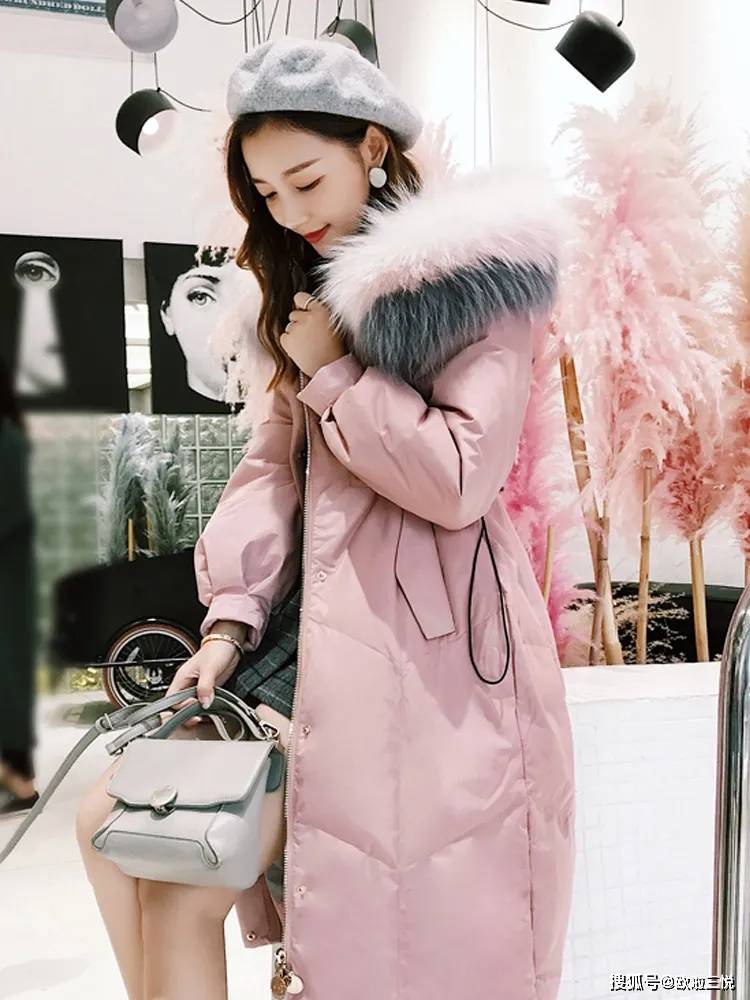 女生冬季穿搭真人示范: 大毛领