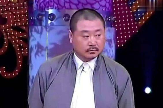 德艺双馨的老戏骨范伟,谈不上春晚原因,因2005年说错一句话
