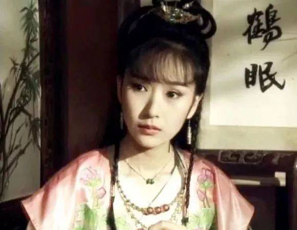 出道29年零绯闻,曾被赞"最美林黛玉",如今53岁依旧单身
