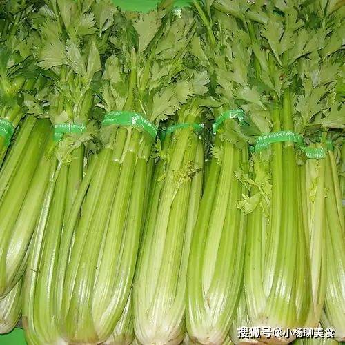 西芹是"降压之王",这些功效你知道多少?可以分享给家人!