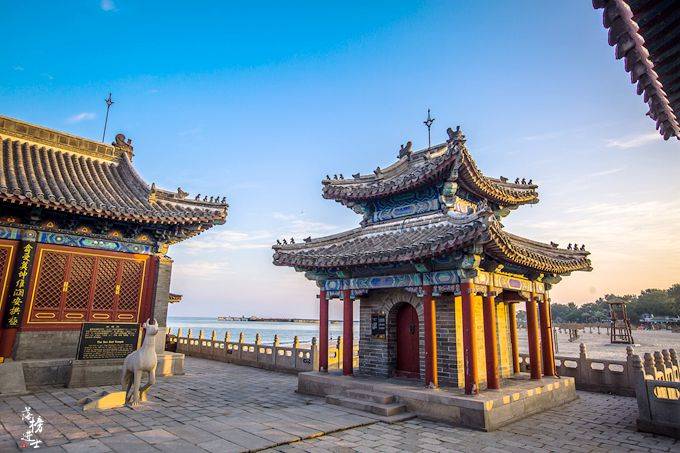 山海关老龙头有一座海神庙,在这里可以眺望长城美景,你来过吗?_天后宫