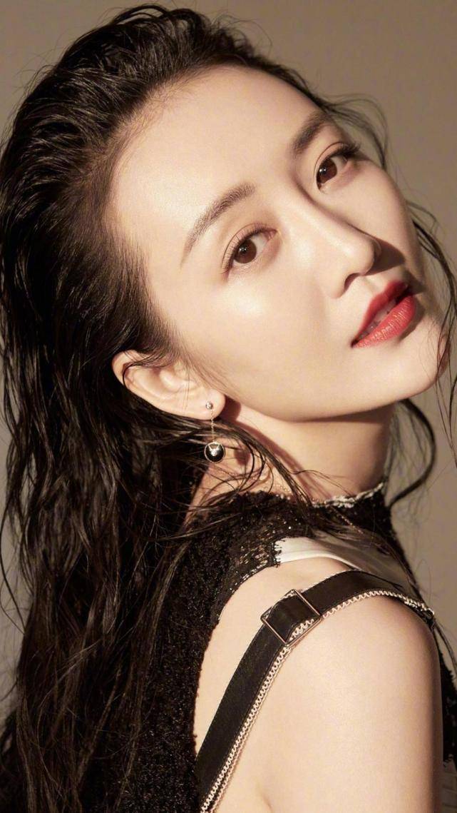 受夜光剧本影响的王鸥,身材颜值都很高,竟然完全不输腿精杨幂