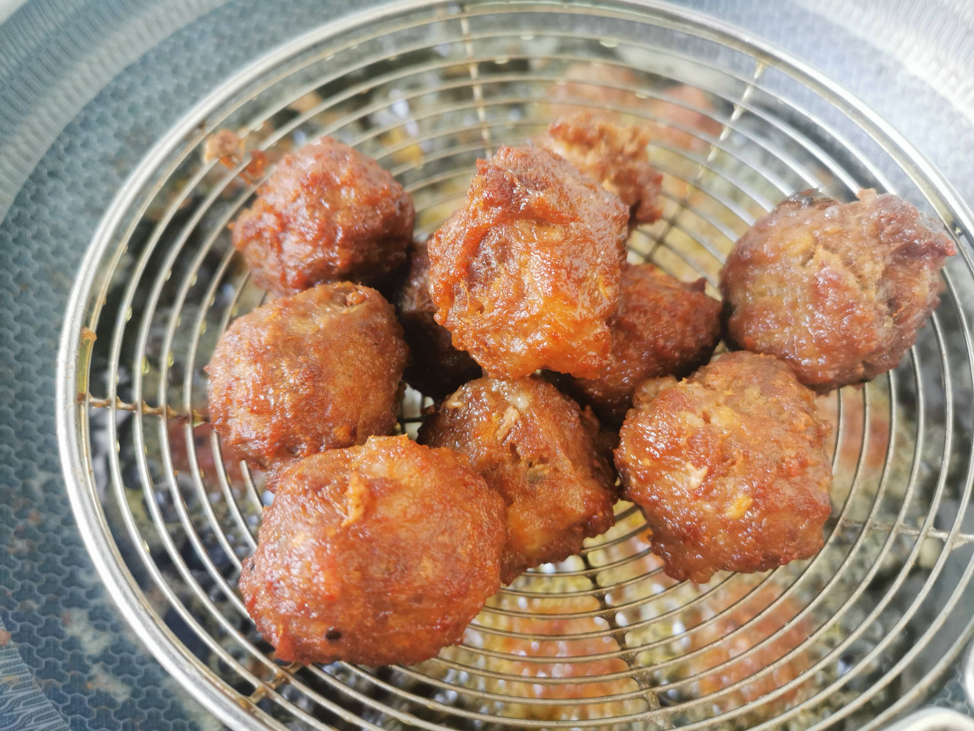 原创给年夜饭添道菜干炸牛肉丸子焦香四溢干吃炖菜涮火锅都行