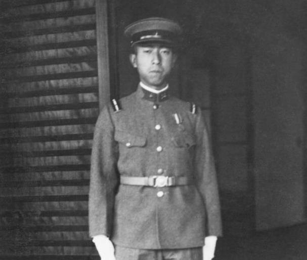 三笠宫崇仁亲王,是日本裕仁天皇(昭和天皇)的亲弟弟.