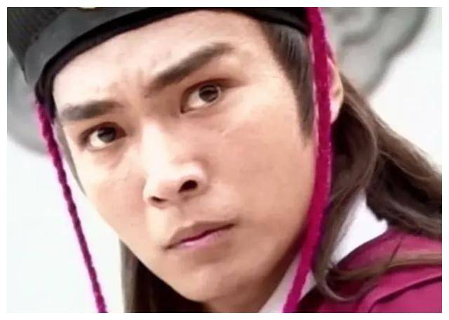 52岁焦恩俊比李寻欢还惨?他曾净身出户患忧郁症,二婚也名存实