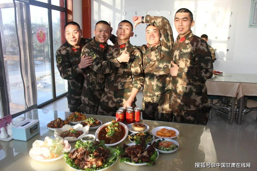 兵哥哥的"年夜饭,看看哪个单位的伙食你最喜欢?_武警甘肃总队