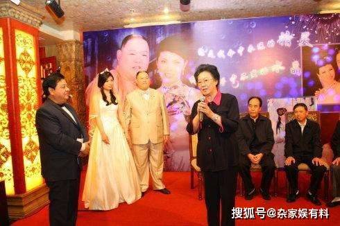 他是第一个为郭德纲捧哏的相声演员,两人有过共患难却难共富贵_王玥波