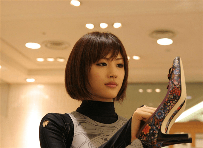 原创日本女性机器人全球畅销,3大功能很吸引人,网友:漏电咋办?