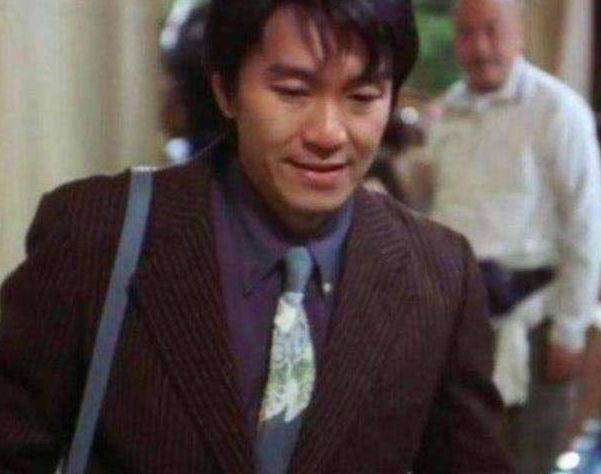 被北影当教材的4个镜头:游本昌吃臭肉,周星驰苦笑,王宝强抽烟