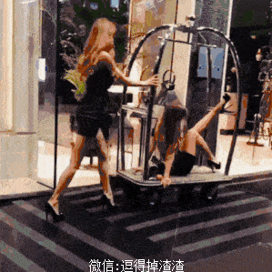 搞笑gif段子: 又到了服装店老板睁眼说瞎话的季节了