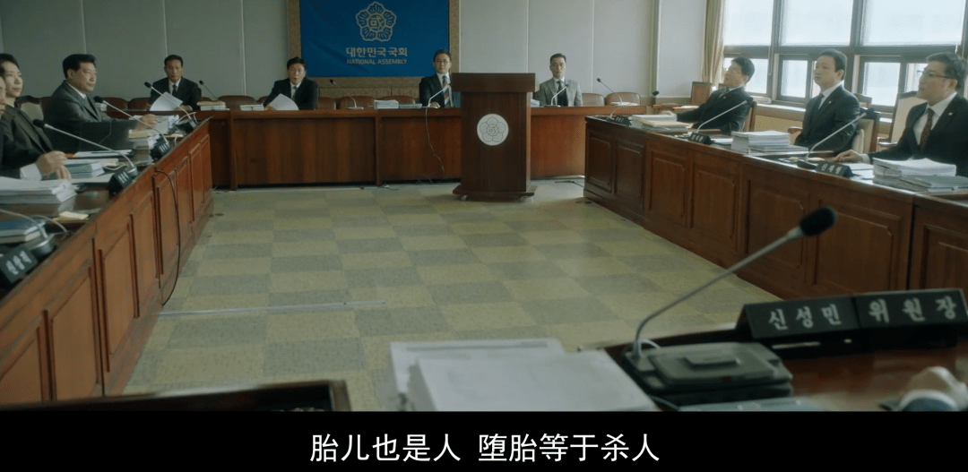 《窥探》影评:开播就冲9.0,尺度收视齐飞,这剧杀疯了