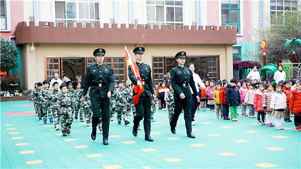 金水区第六幼儿园开学第一课系列之开学第一次升旗暨庆国际妇女节特写