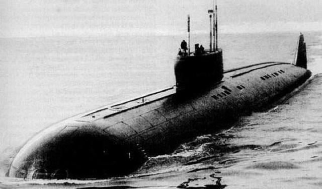 原创苏联"共青团员"号核潜艇悲剧:核鱼雷下落不明,核泄漏至今存在