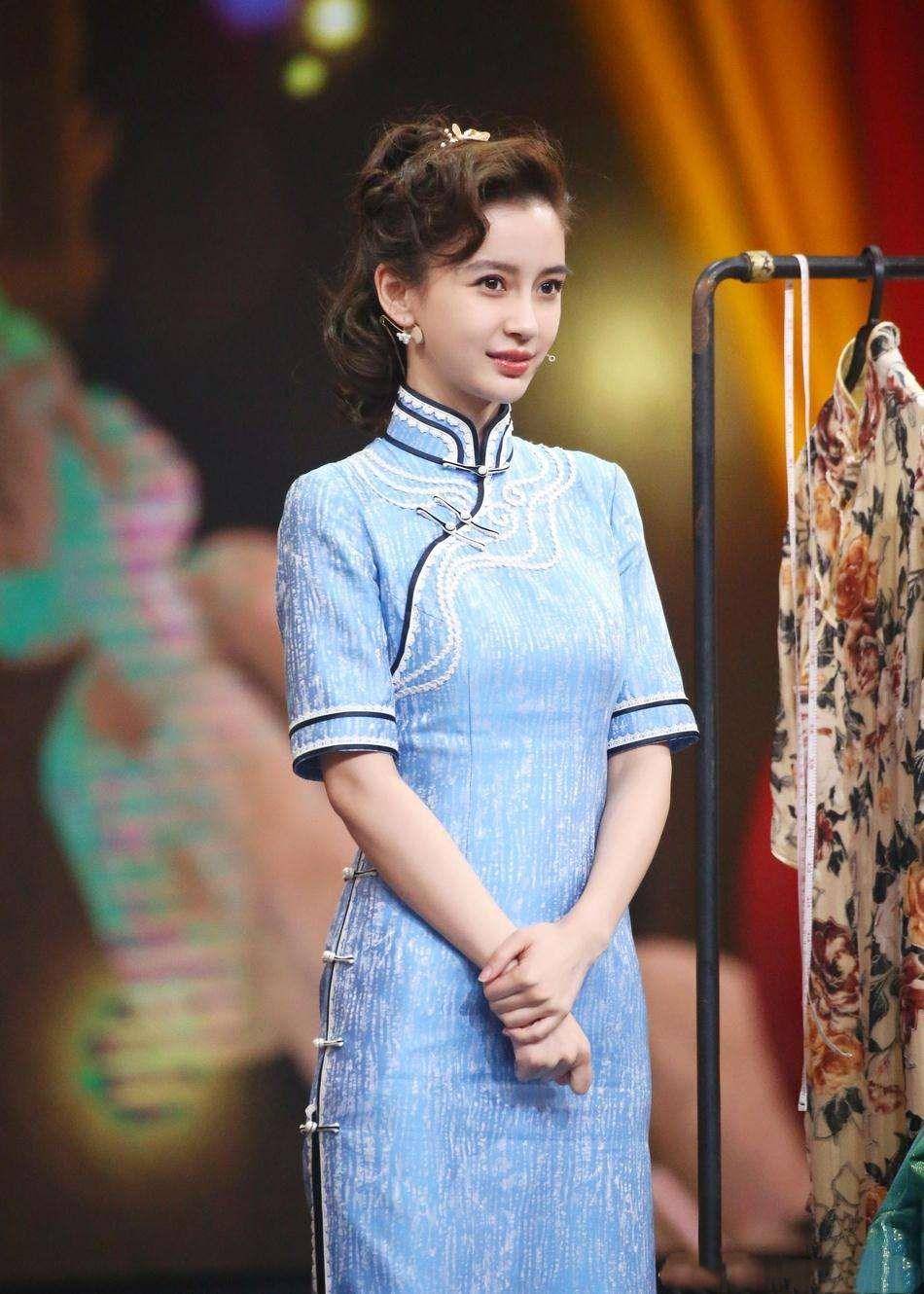 景甜新剧成行走的衣柜旗袍造型美出圈柳叶细眉显温婉