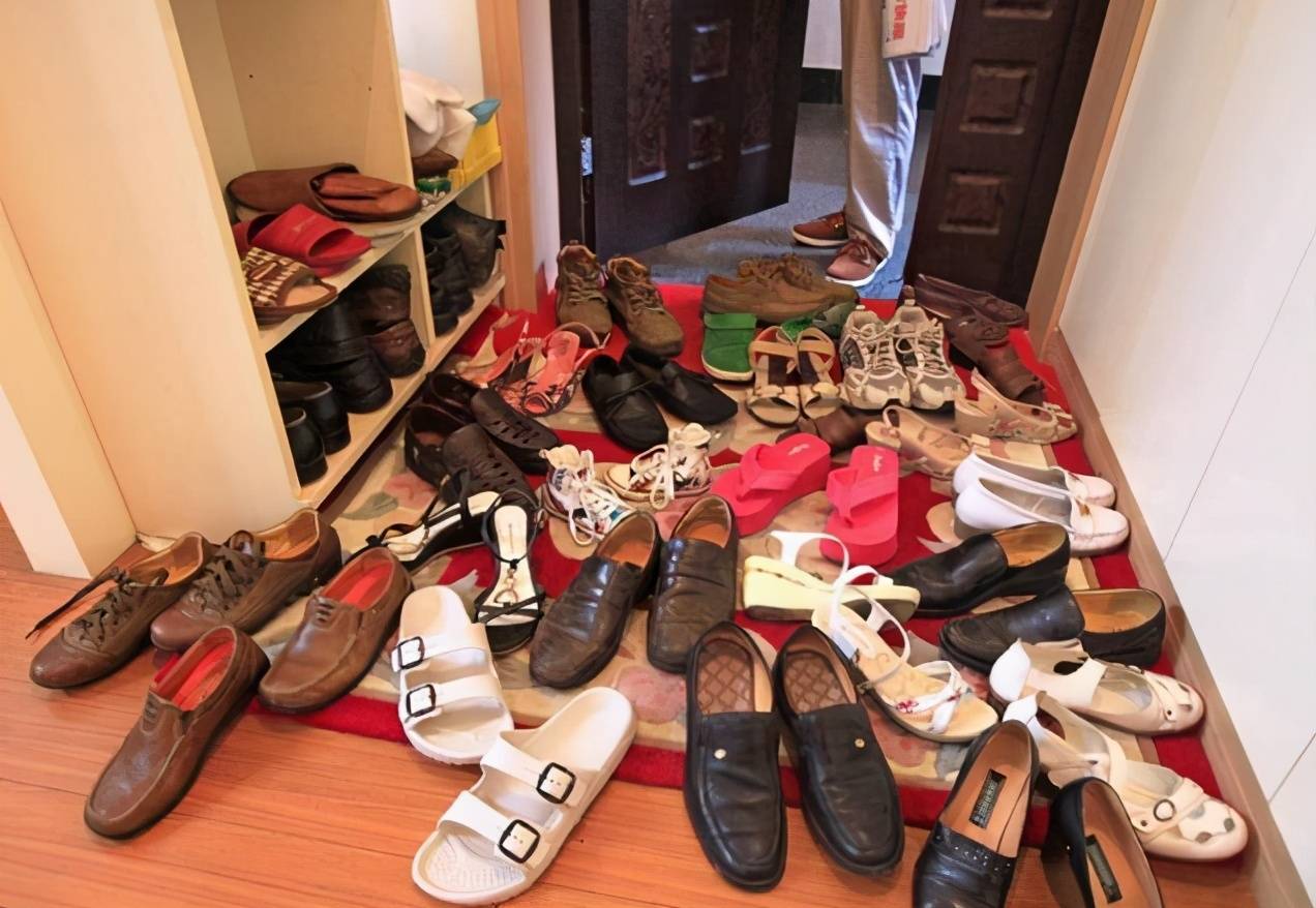 的鞋子乱的问题,每次回家可能看到门口一堆鞋子的时候就会感到很难受