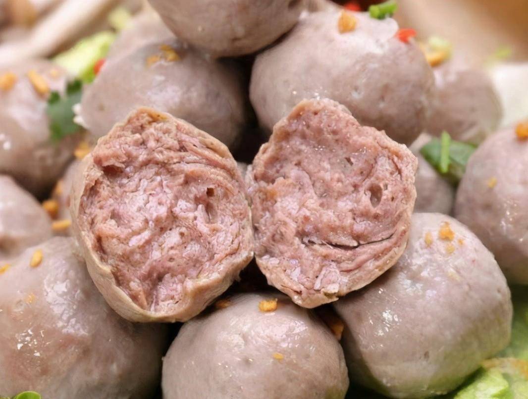 牛肉丸有着近百年的历史,古城潮州传统美食"牛肉丸"家