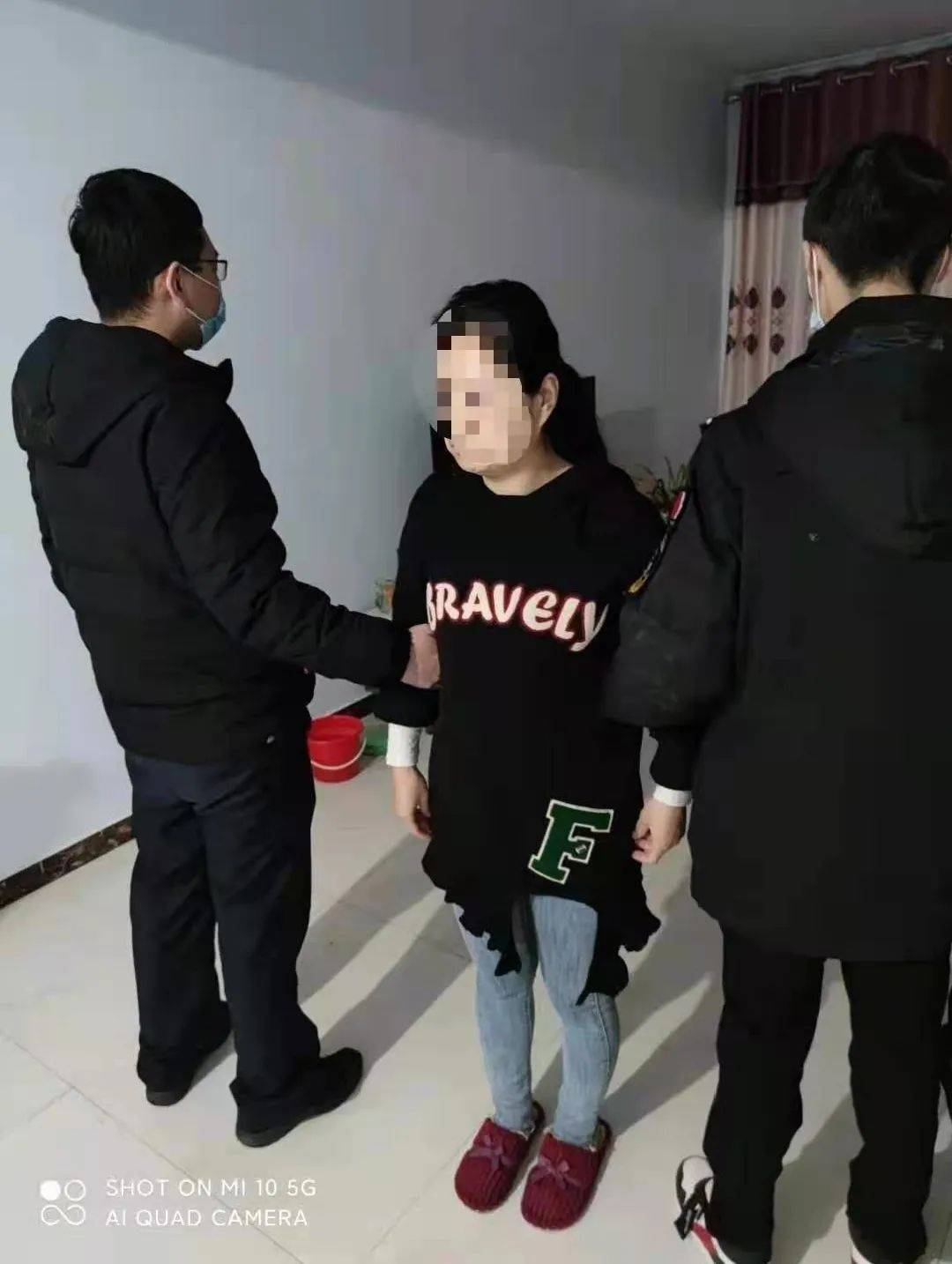 平山公安抓获8名网上逃犯