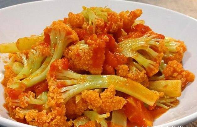 开胃菜:西红柿烧牛肉,一鱼双吃,番茄炒菜花,辣椒爆牛肚