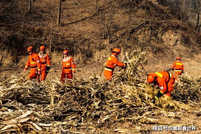 陕西延安森林消防员开展灭火综合演练