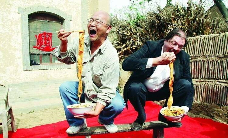 原创陕西八大怪,陕西人吃面为什么要"宽如裤带"?