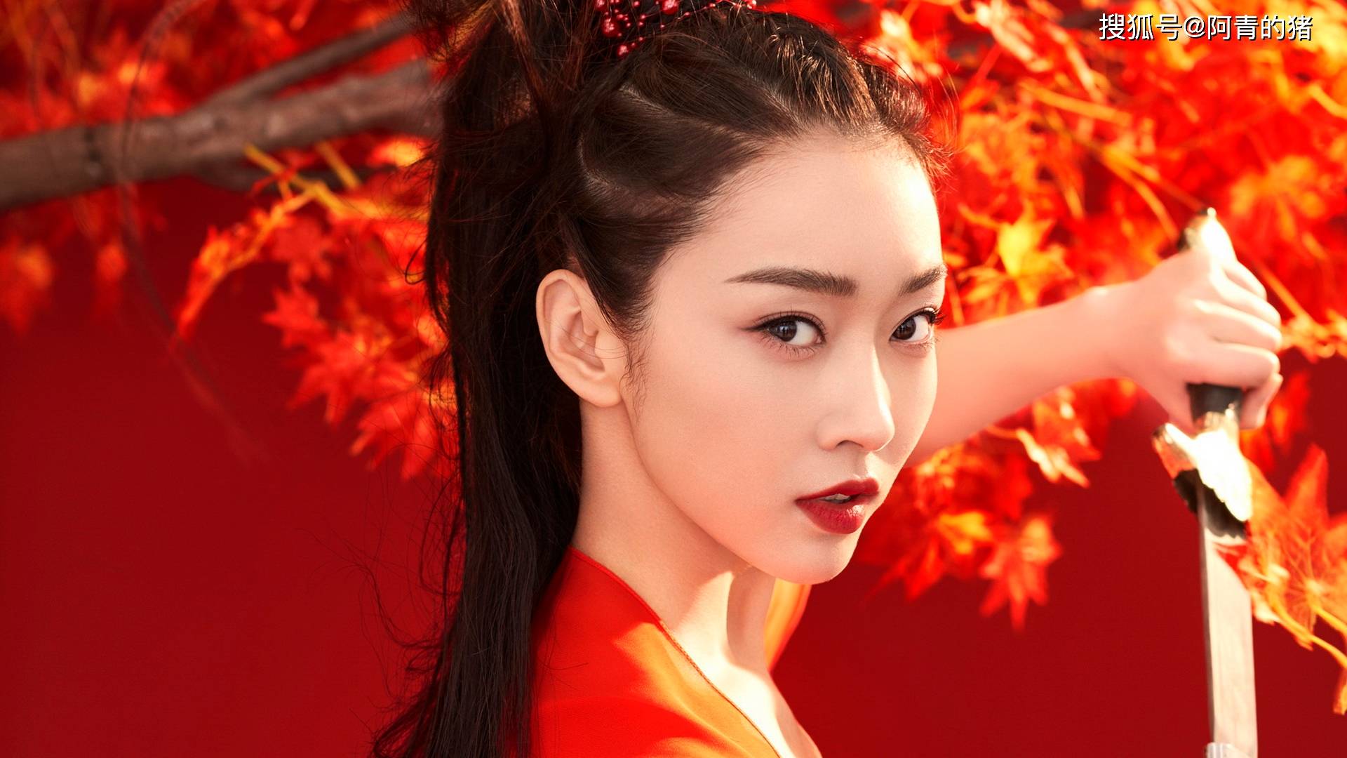 美女明星宣璐,侠女风!