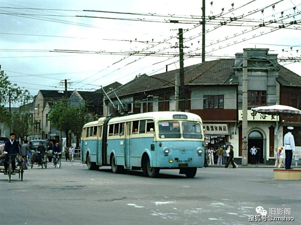 老照片:上海1983年,曾经的天目东路老北站