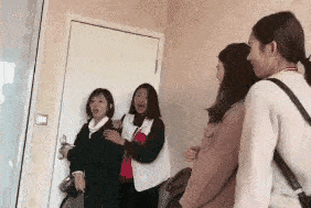搞笑:这个女生不用彩礼,还倒贴50万,如果是你们会考虑