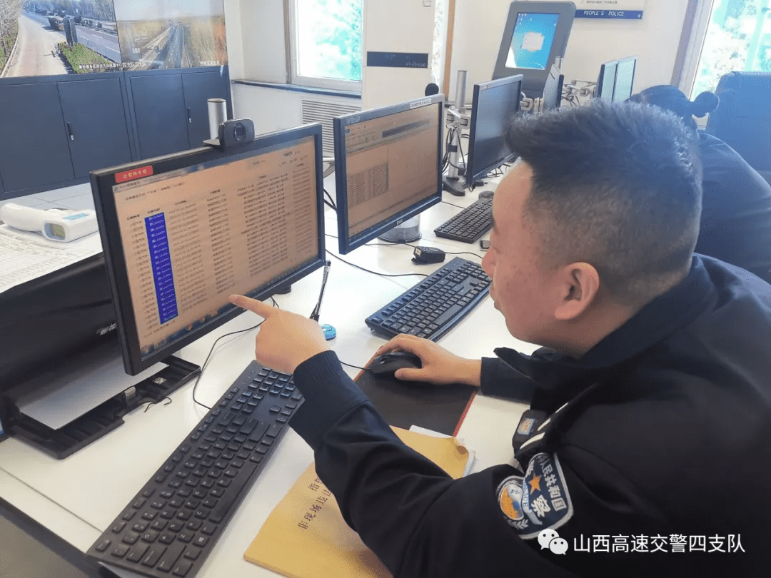 高速交警指挥中心稽查布控系统就是运用路面高清摄像监控执勤,让探头
